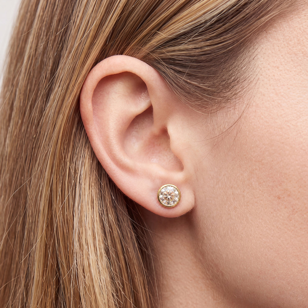The Sleek Power Bezel Studs (18K)